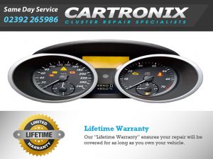 171-inch instrument cluster for Mercedes SLK W171 with speedometer and warning lights.